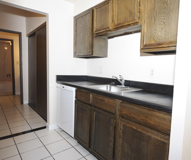 Foto del edificio - 384 S Ironton St