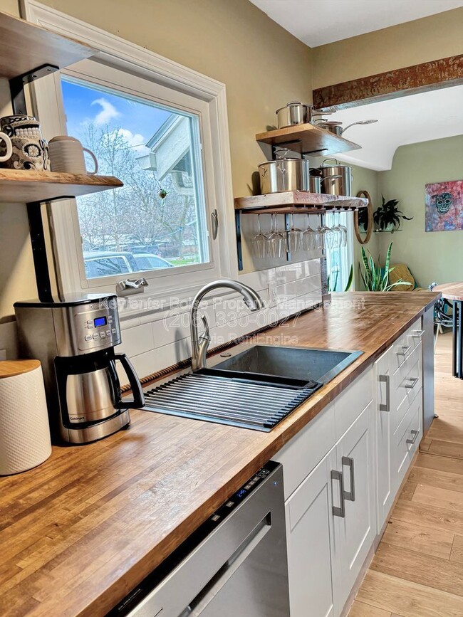 Building Photo - 504 North Avenue East