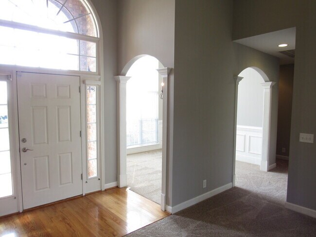 Building Photo - 125 Dalton Cir