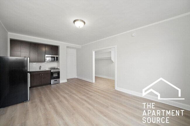 Foto del edificio - 2779 N Milwaukee Ave