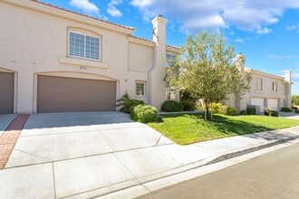Building Photo - 505 Escoto Pl