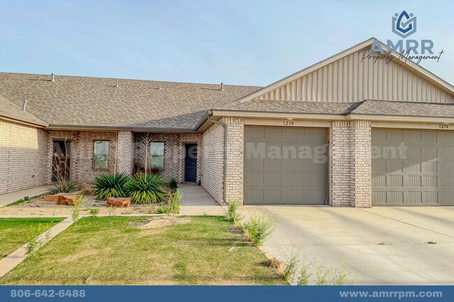 Building Photo - 2 Bedroom Available For Pre-Lease!