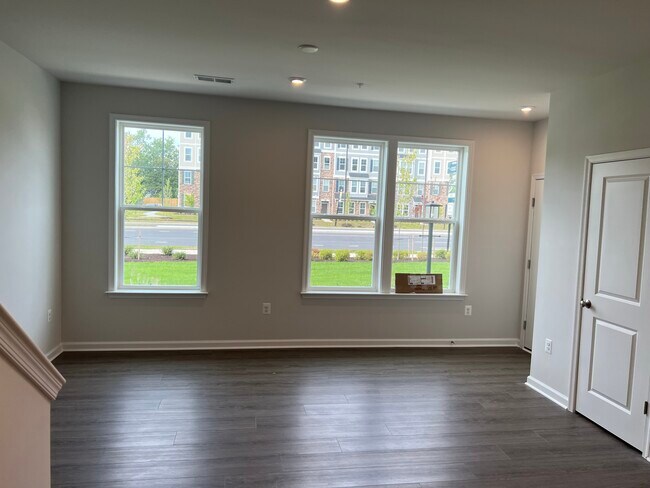 Building Photo - 9279 Magellan Pkwy