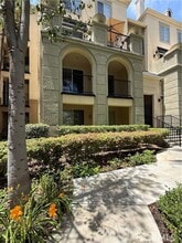 Building Photo - 2250 Watermarke Pl
