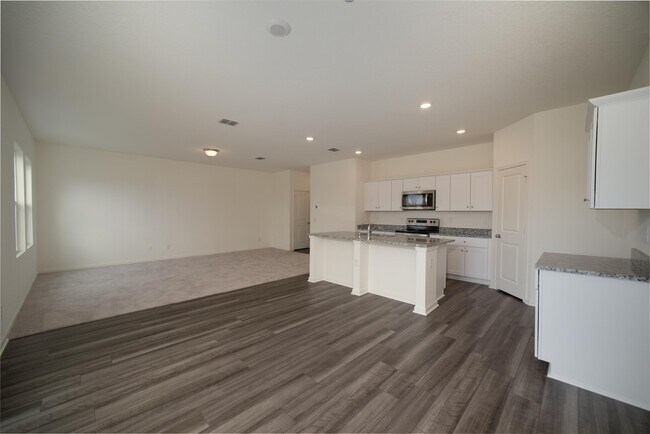 Foto del edificio - 5222 Hickory Pl