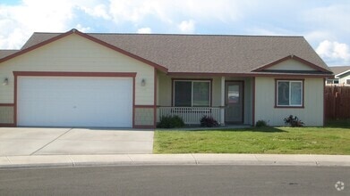 Building Photo - 505 E Kristen Ave