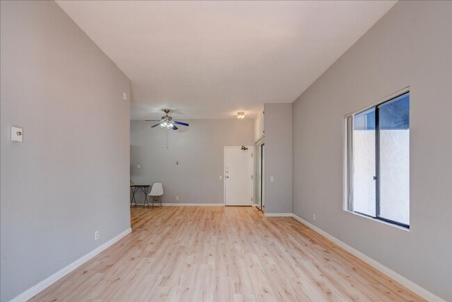 Foto del edificio - 1 Bedroom Condo in the UTC Area! Remodeled...