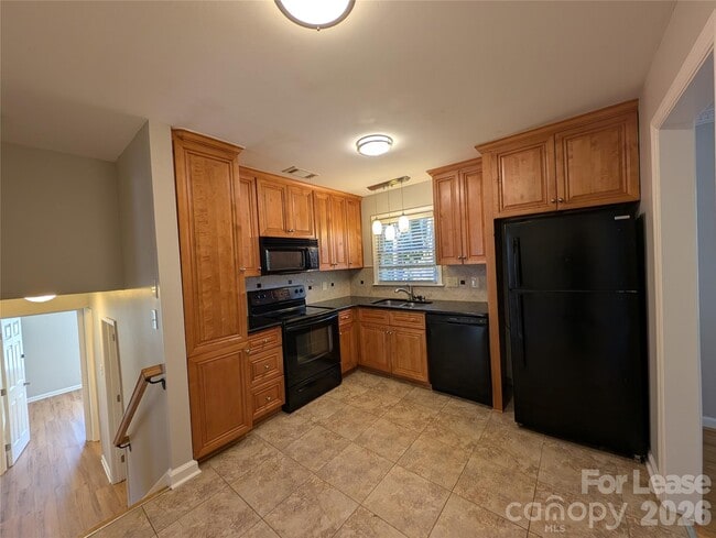 Foto del edificio - 3331 Donovan Pl