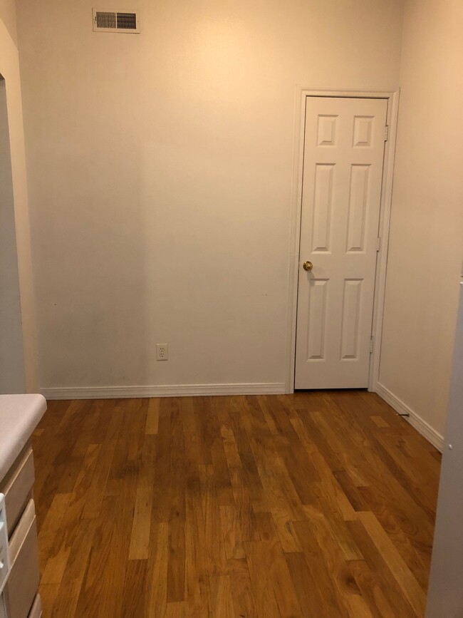bedroom - 150 S 800 E
