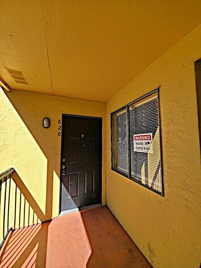 Building Photo - Beautiful 1 Bedroom + Den at Village Creek