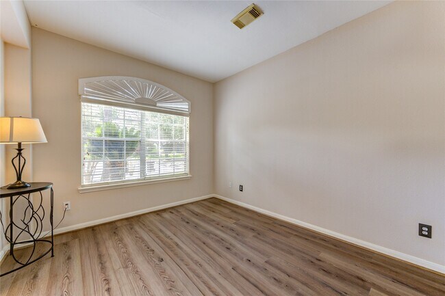 Foto del edificio - 1223 Oak Canyon Ln