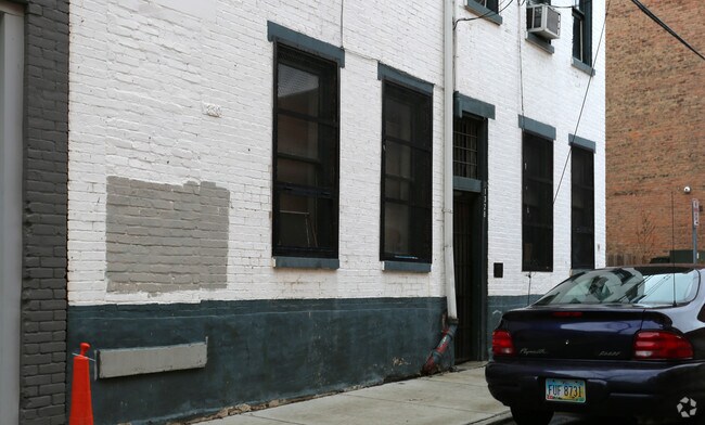 Building Photo - 1328-1330 Republic St