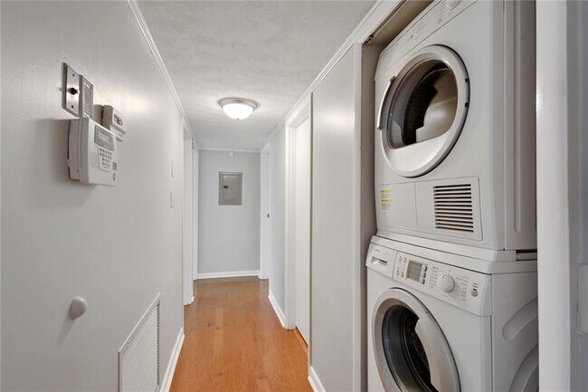 Foto del edificio - 115 Biscayne Dr NW