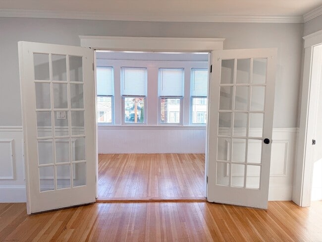 Building Photo - 39 Pond St