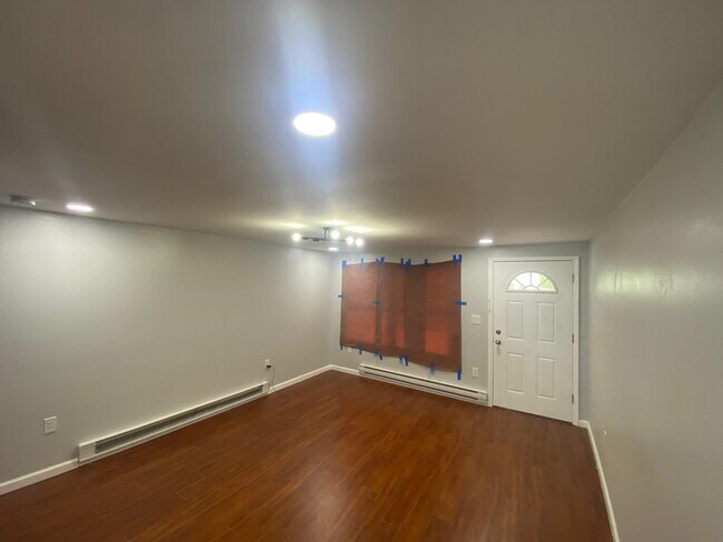 Foto del edificio - 121 Maple St