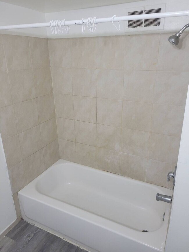 Foto del edificio - 6910N43rdM(723)