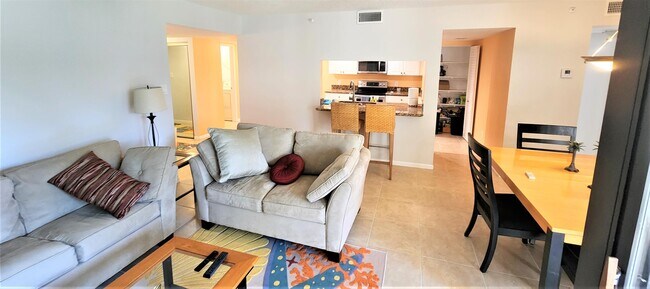 Building Photo - 1915 Lavers Cir