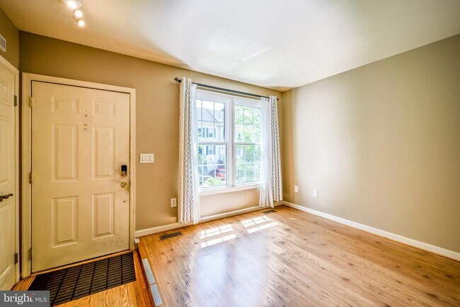 Foto del edificio - 7804 Colonial Springs Blvd