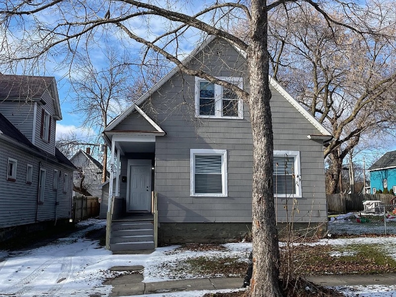 Primary Photo - 25 Hoff St
