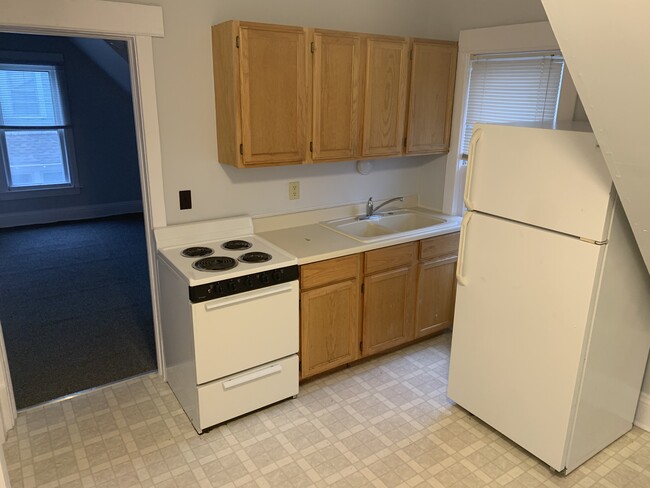kitchen - 209 N Willow St