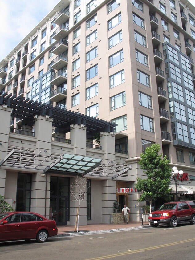 Primary Photo - ***$500 Off First Months Rent** Beautiful ...