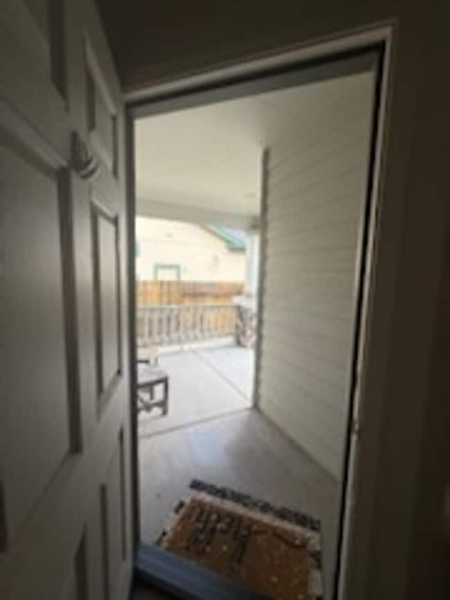 Building Photo - Beautiful Northridge Home
