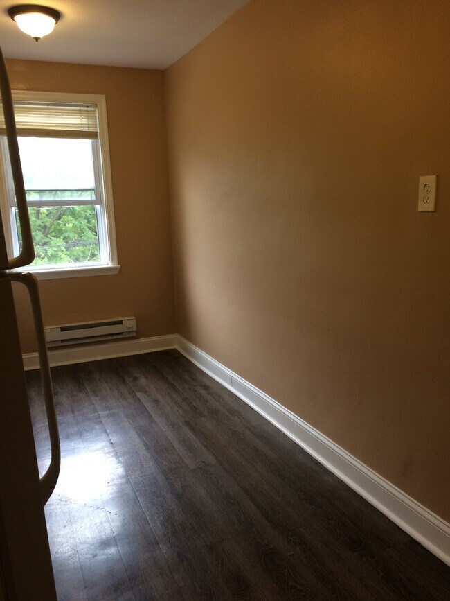 Building Photo - 1227 Steelton Ave