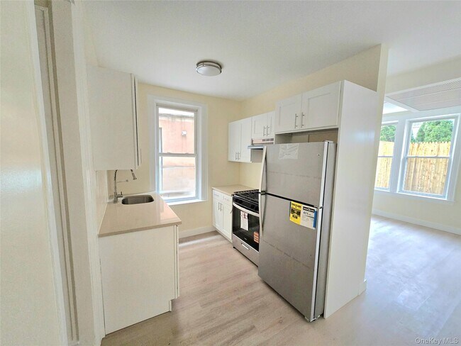 Foto del edificio - 32-64 45th St