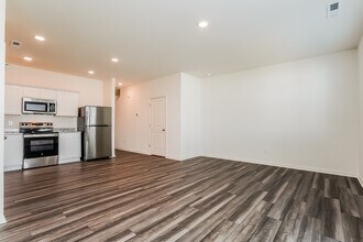 Building Photo - 108 N Chubb Rdg