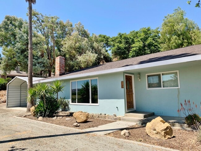 Building Photo - Single Story Country Home in Tres Pinos, Ca