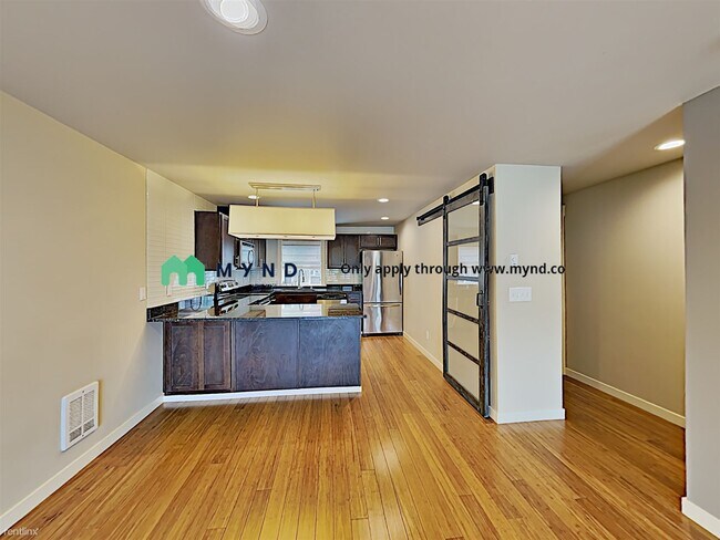 Building Photo - 5024 Delridge Way SW