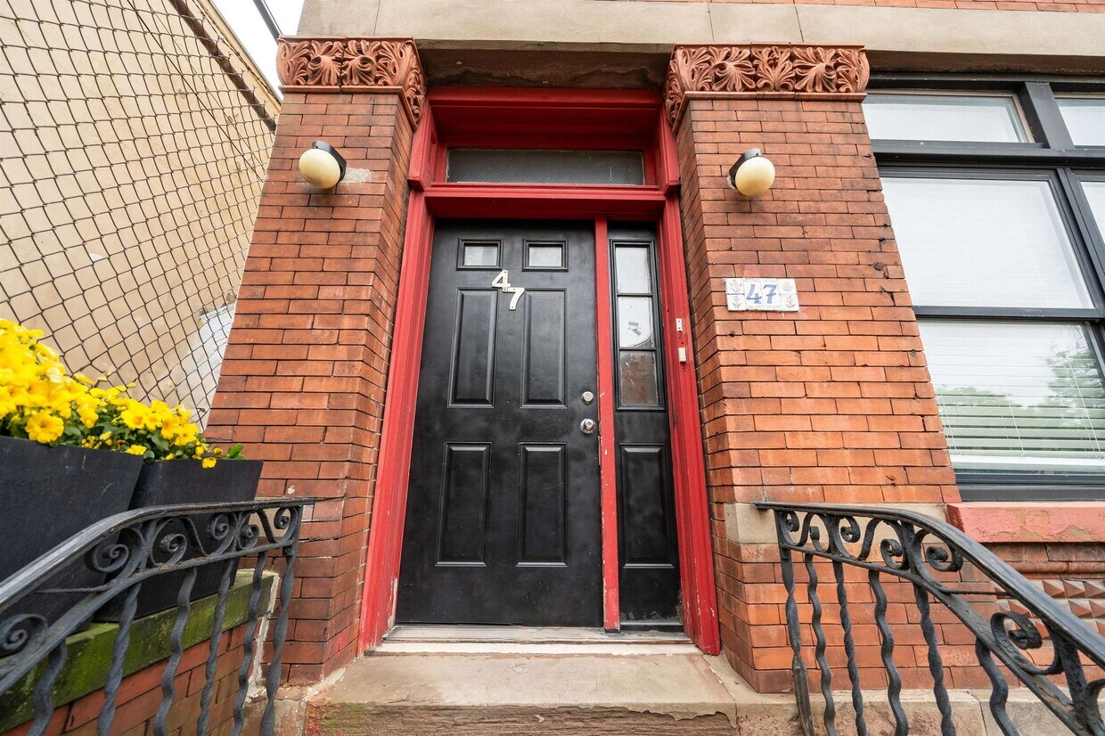 Primary Photo - 47 Clinton Ave