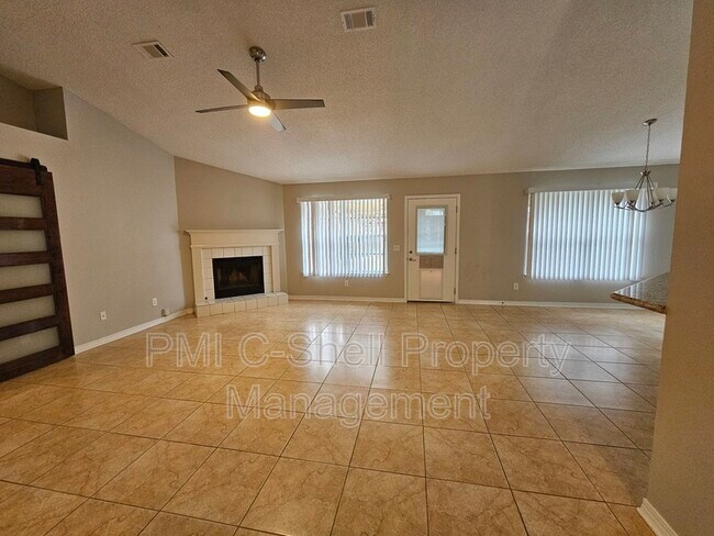 Building Photo - 1541 Sandcliff Dr