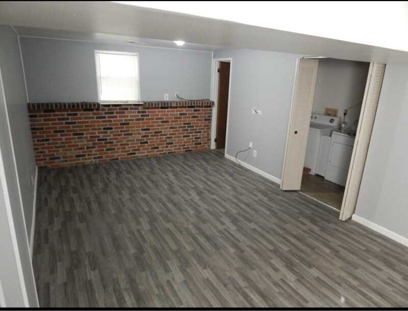 Foto del edificio - 210 Teakwood Ln