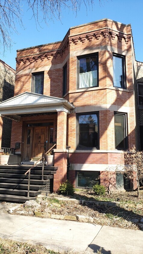 Foto principal - 3619 N Oakley Ave