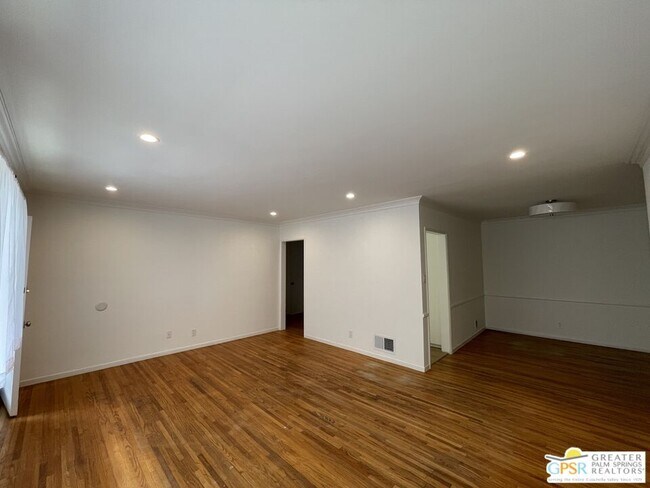 Foto del edificio - 1057 S Genesee Ave