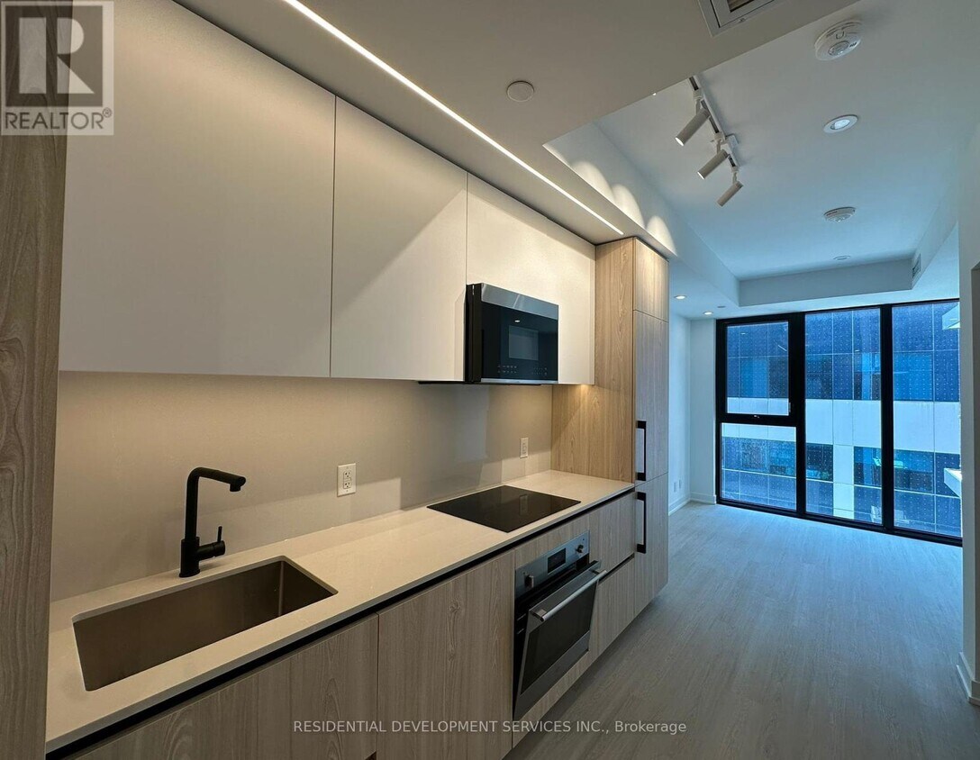 Photo principale - 699-699 Sheppard Ave E