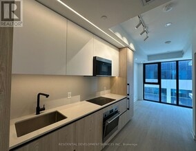 Building Photo - 699-699 Sheppard Ave E