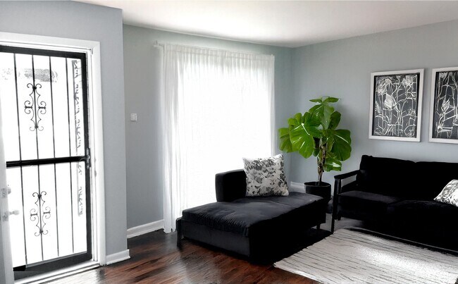 Foto del edificio - 1404 Winthorne Dr