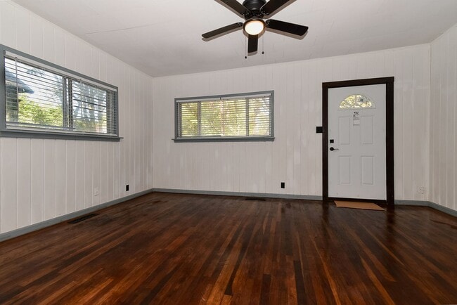 Building Photo - 1507 Bois D'Arc St