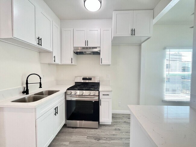 Foto del edificio - 400 N Coronado St