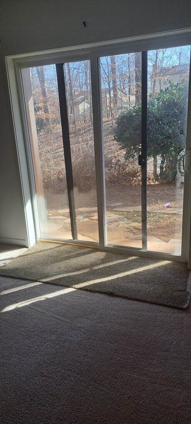 Foto del edificio - 102 Berwick Cir