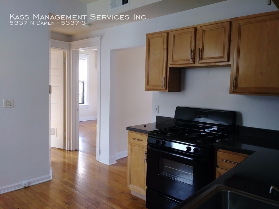 Primary Photo - 5337 N Damen Ave