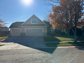 Building Photo - 12241 W Foxhaven St