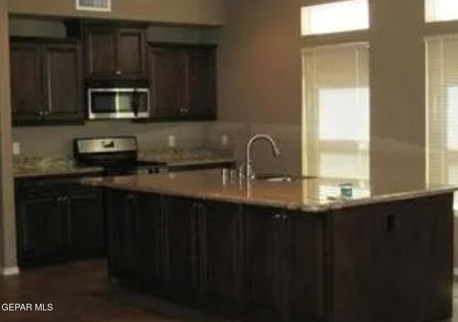 Foto del edificio - 537 Green Village Ct