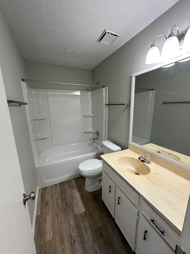 Baño - 1617 Partridge Pl