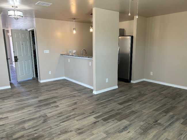 Foto del edificio - 5717 Manila Dr