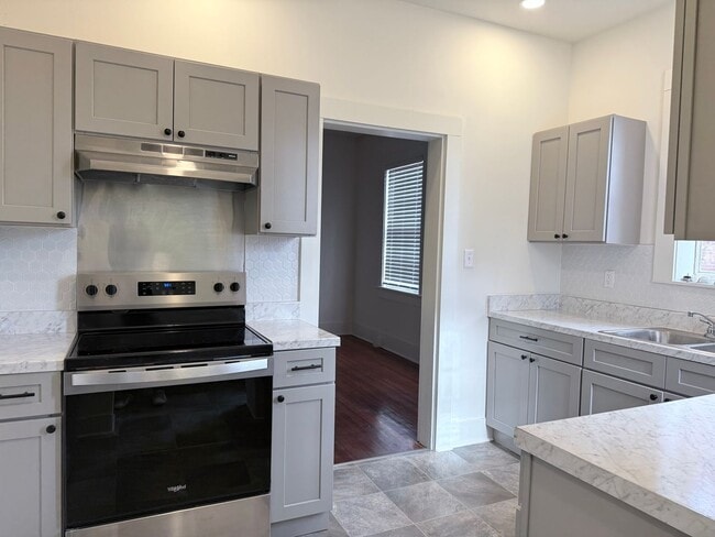 Foto del edificio - Beautiful Historic Home For Lease