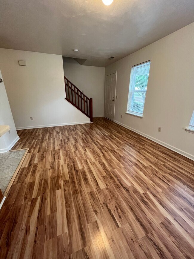 Foto del edificio - Rutherford 3 Bedroom 3 Bath with Den Town House