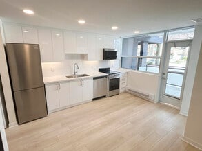 Building Photo - 920 Inverhouse